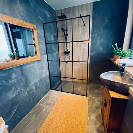 Cztery Pory Roku 別荘 レバ